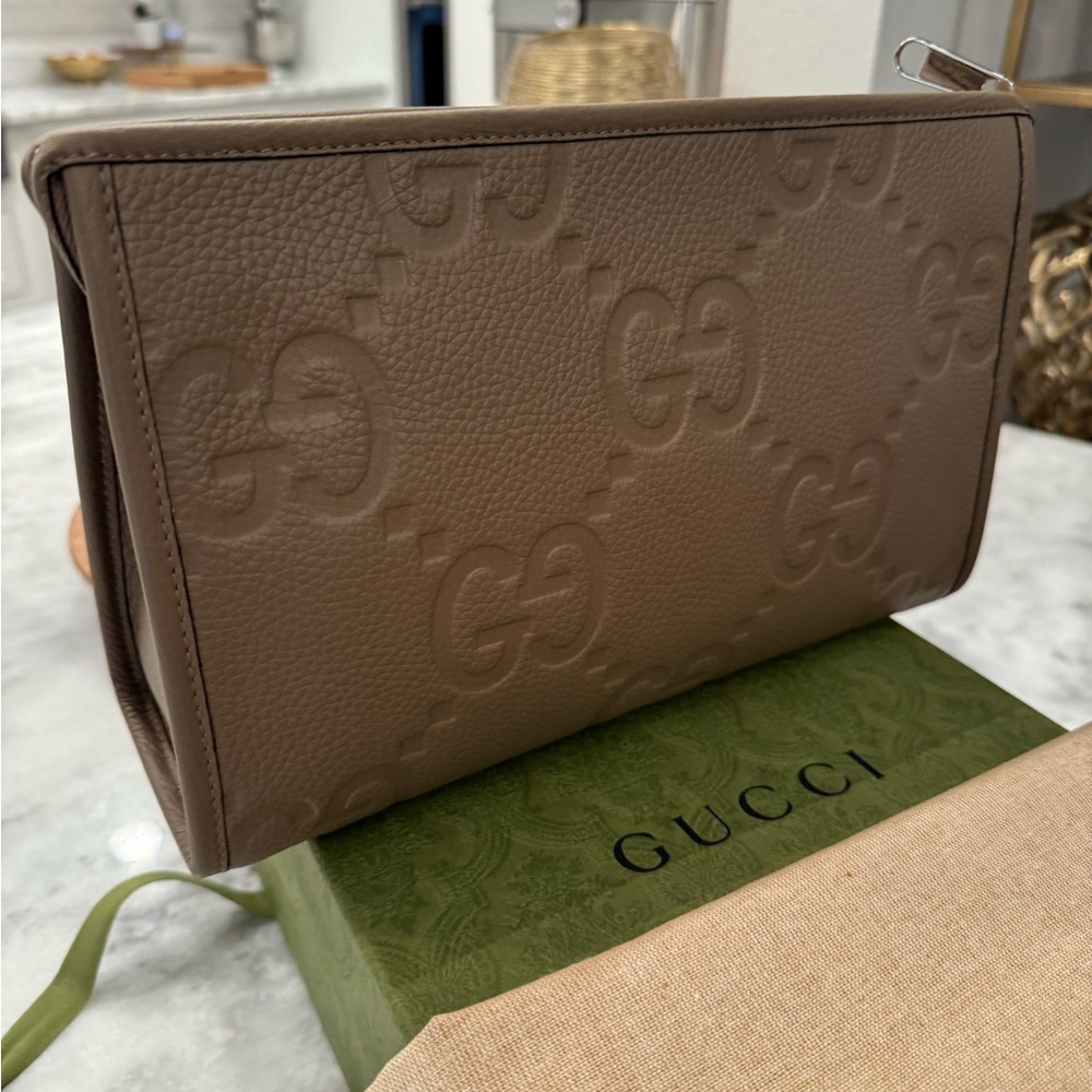 Gucci Jumbo GG Brown Clutch Bag

RARE